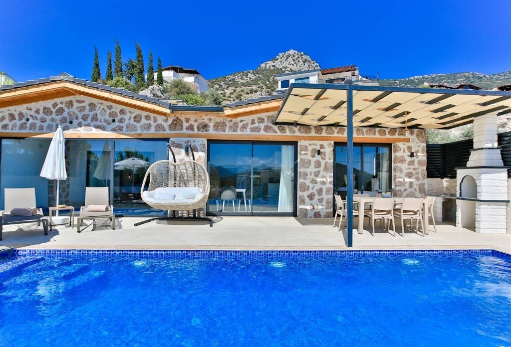 Kaş İslamlar'da Benzersiz Deniz Manzaralı, Özel Havuzlu, Şık Villa