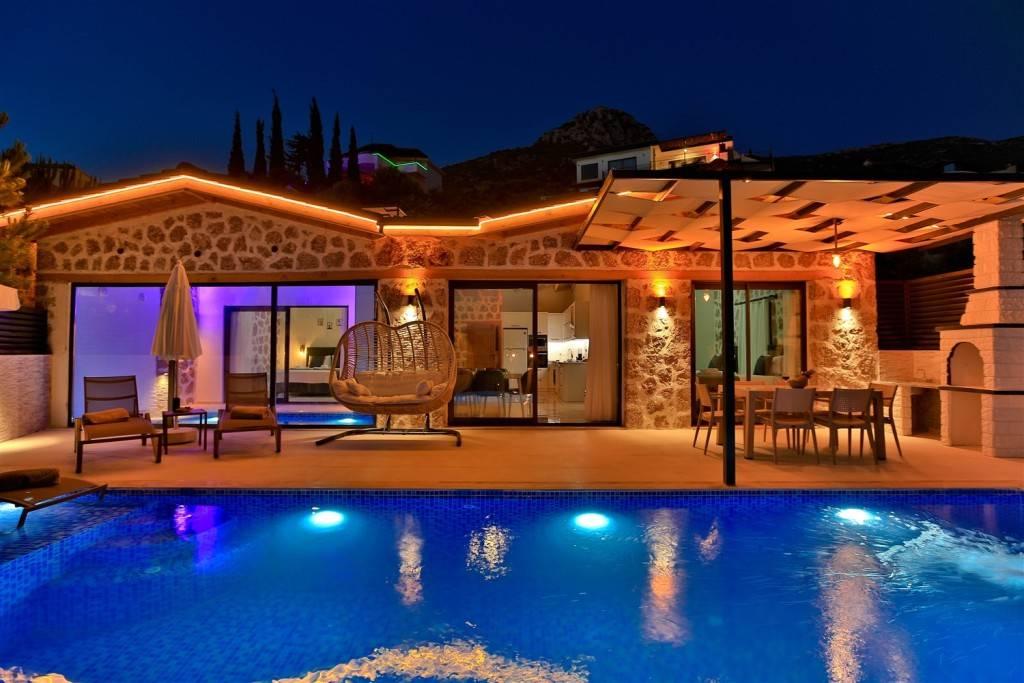 Kaş İslamlar'da Benzersiz Deniz Manzaralı, Özel Havuzlu, Şık Villa-35578