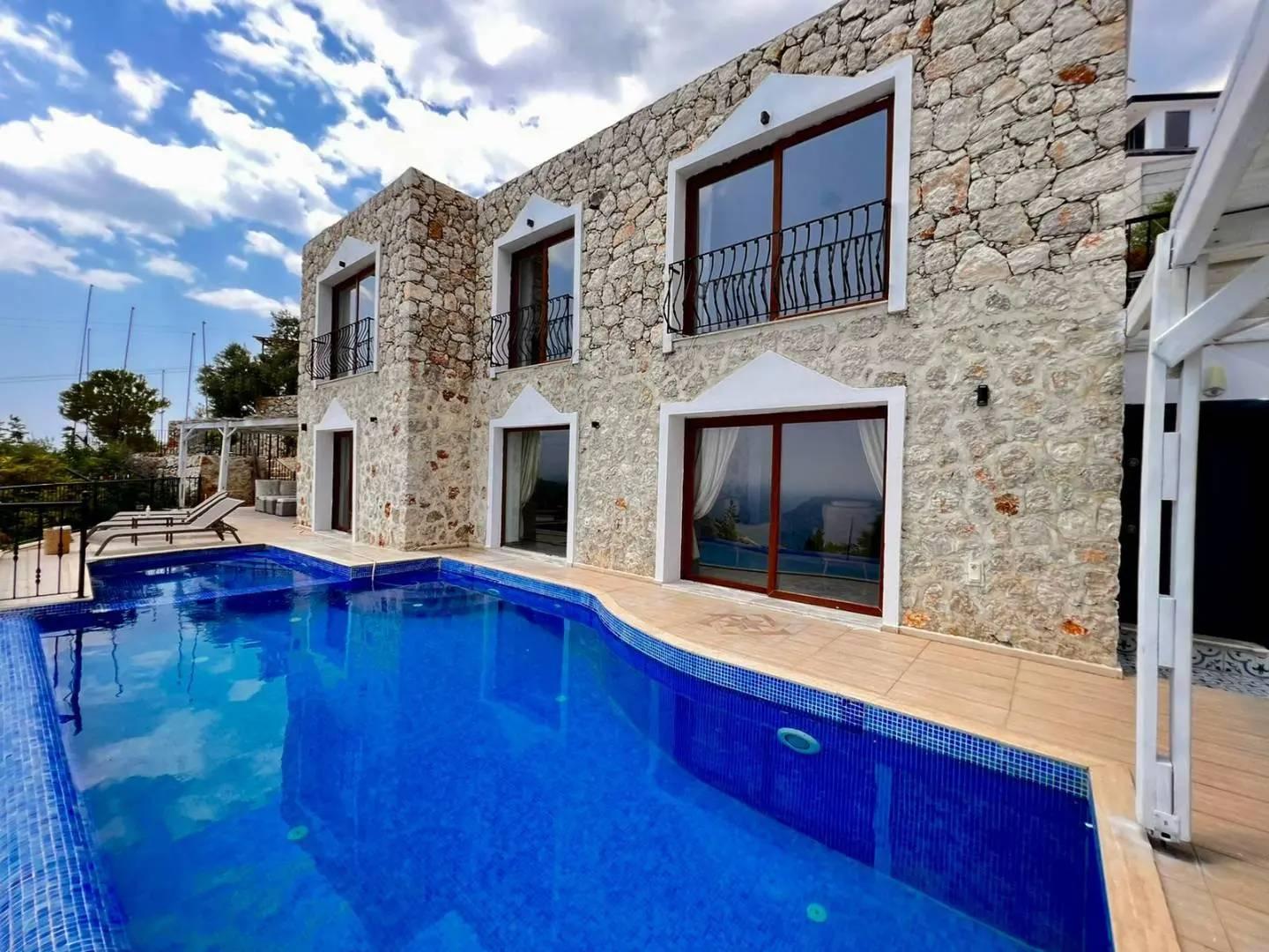 Kalkan Akbel'de Taş Mimarili, Sonsuzluk Havuzlu, Şık Villa-43644