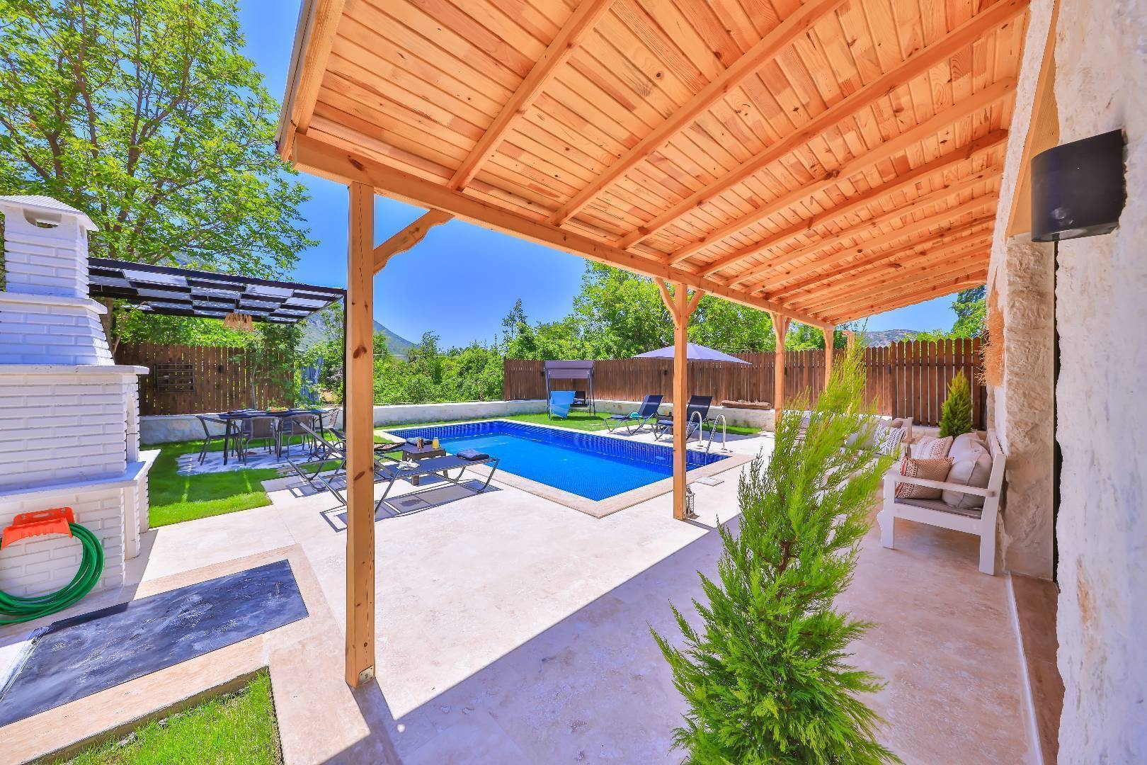 Kaş Bezirgan'da Çekirdek Ailelere Uygun, Özel Havuzlu, Modern Villa