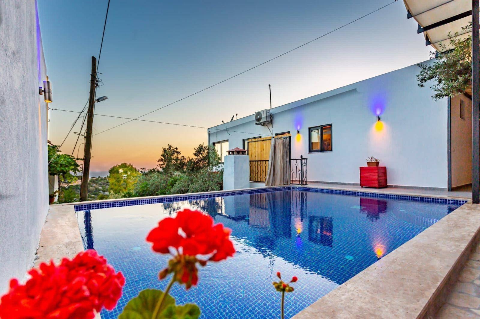 Kalkan Bezirgan'da Deniz Manzaralı, Özel Havuzlu, Balayı Villası