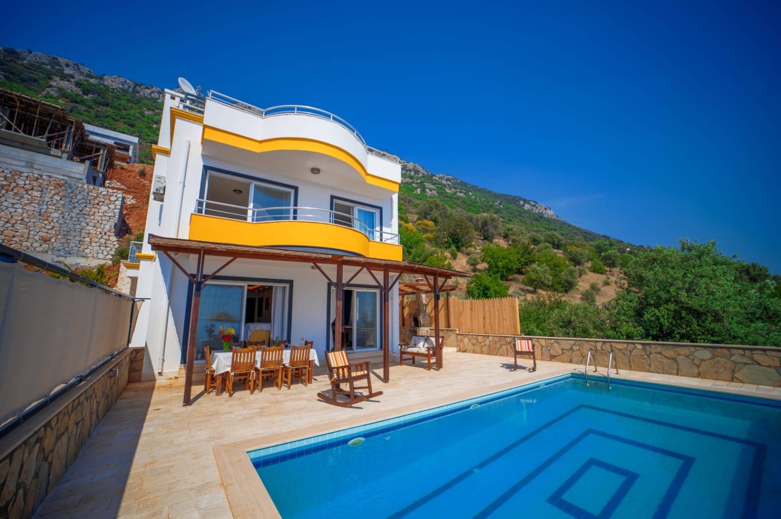 Kaş Bezirgan'da Harika Deniz Manzaralı, Özel Havuzlu, Jakuzili Villa