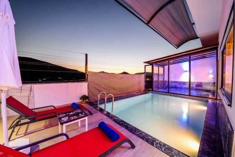 Kaş Bezirgan'da Merkezi Konumda, Özel Havuzlu, Balayı Villası-40980