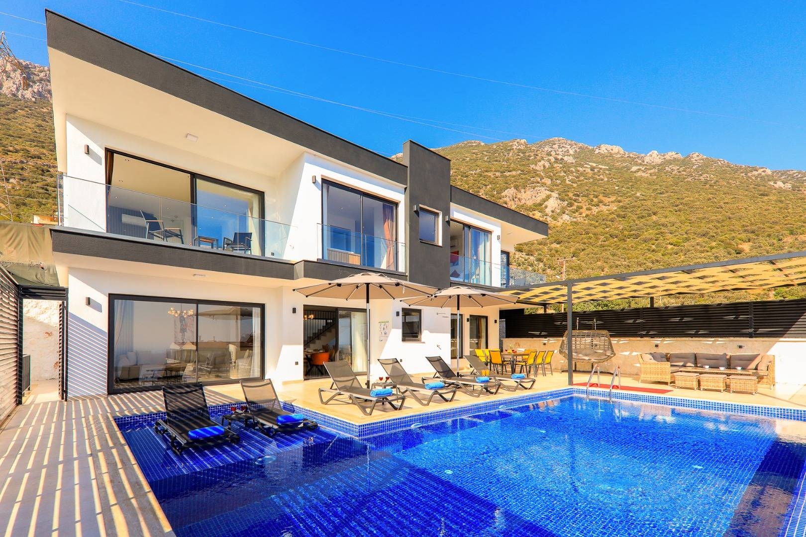 Kaş Kalkan'da Kalabalık Ailelere Uygun, Özel Havuzlu, Ferah Villa