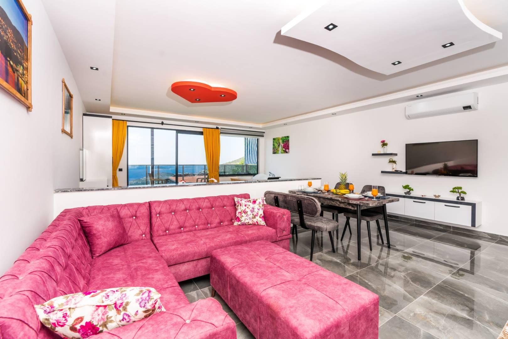 Kalkan Kördere'de Merkezi Konumda, Deniz Manzaralı, Konforlu Suit-41520