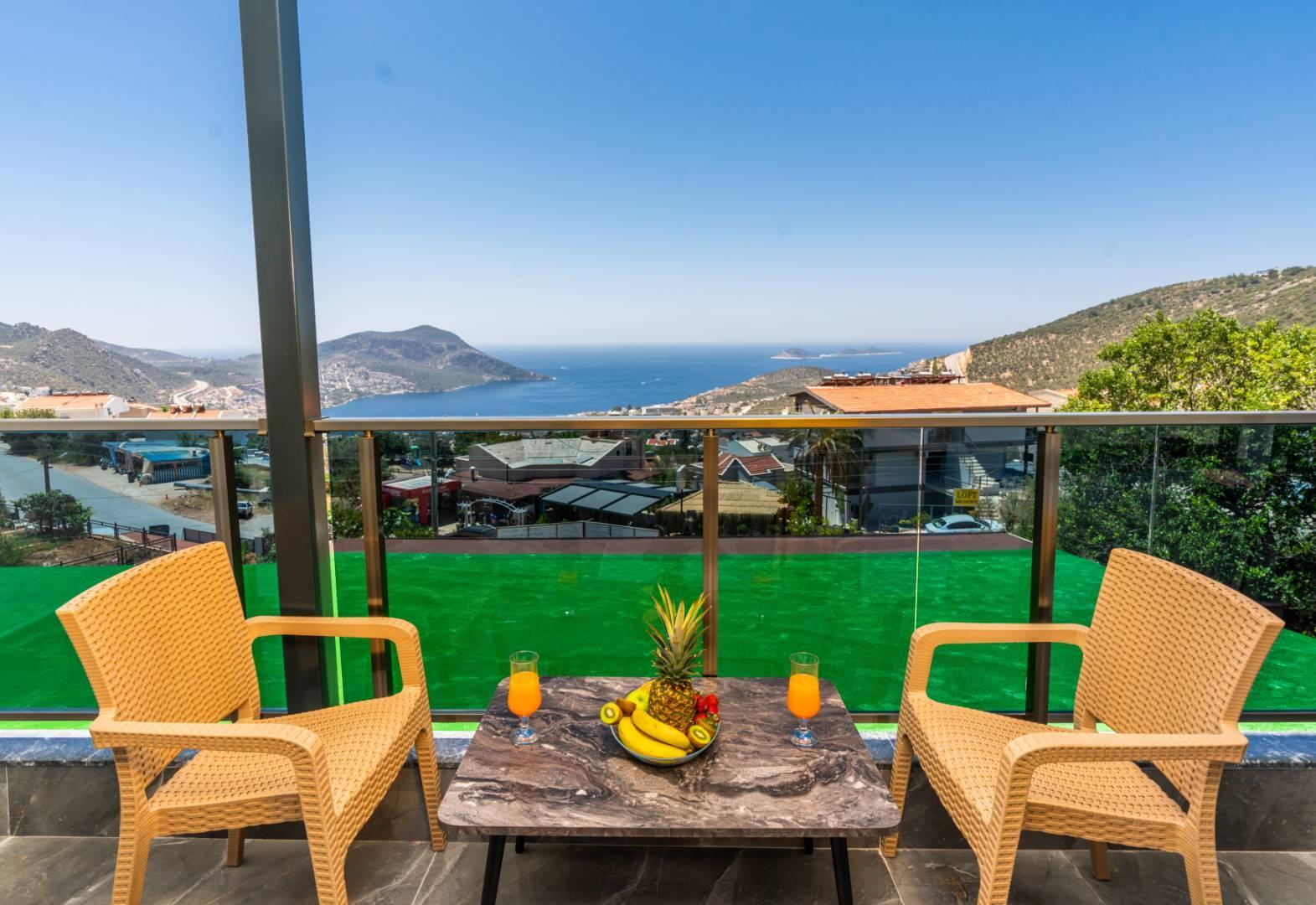 Kalkan Kördere'de Merkezi Konumda, Deniz Manzaralı, Konforlu Suit-41520