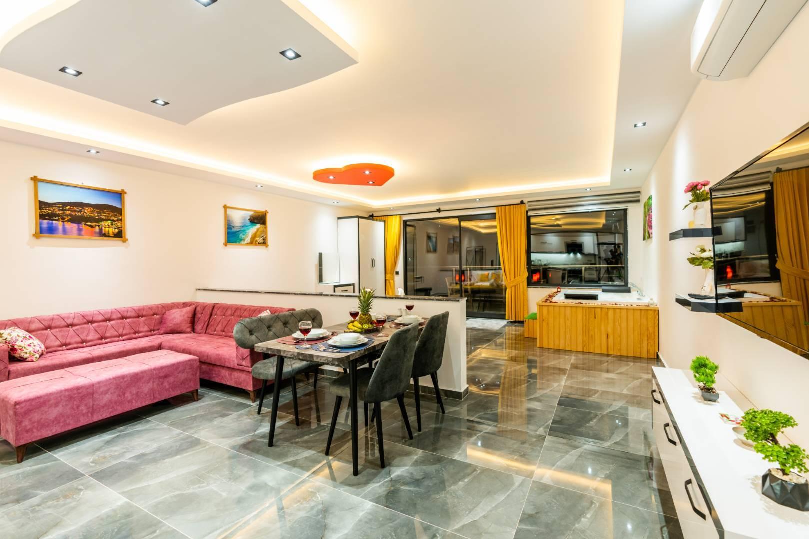 Kalkan Kördere'de Merkezi Konumda, Deniz Manzaralı, Konforlu Suit-41520