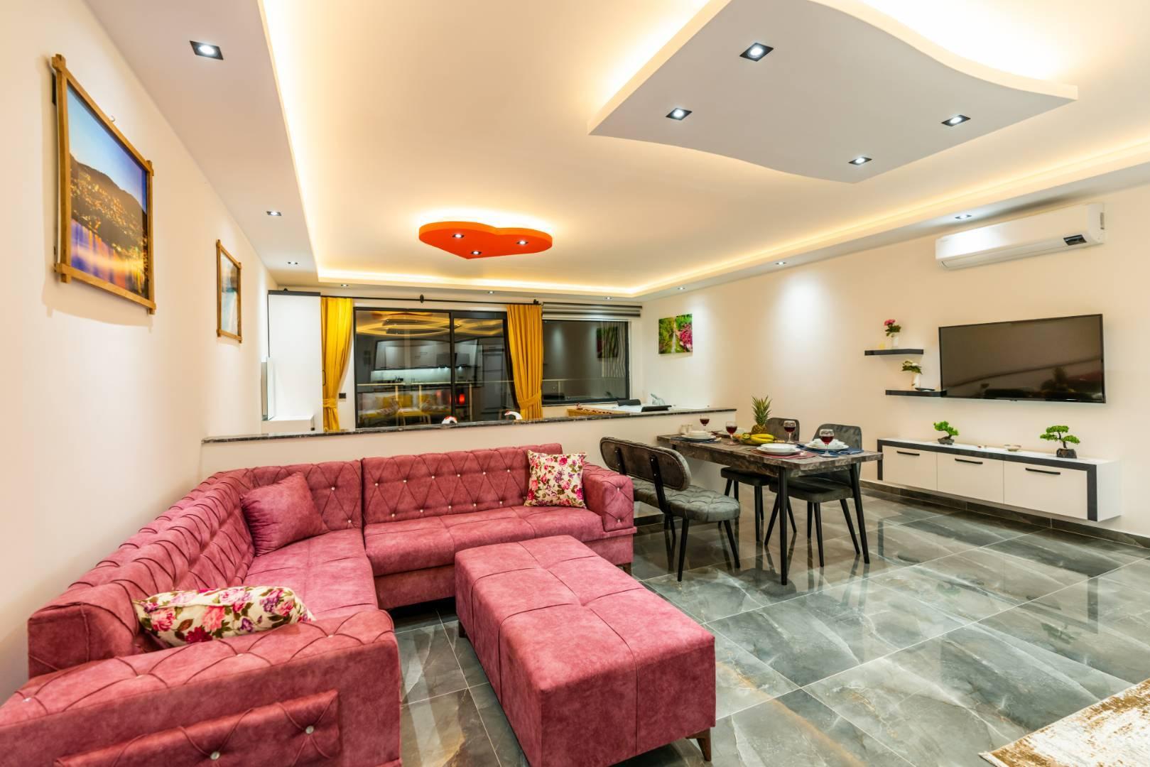 Kalkan Kördere'de Merkezi Konumda, Deniz Manzaralı, Konforlu Suit-41520