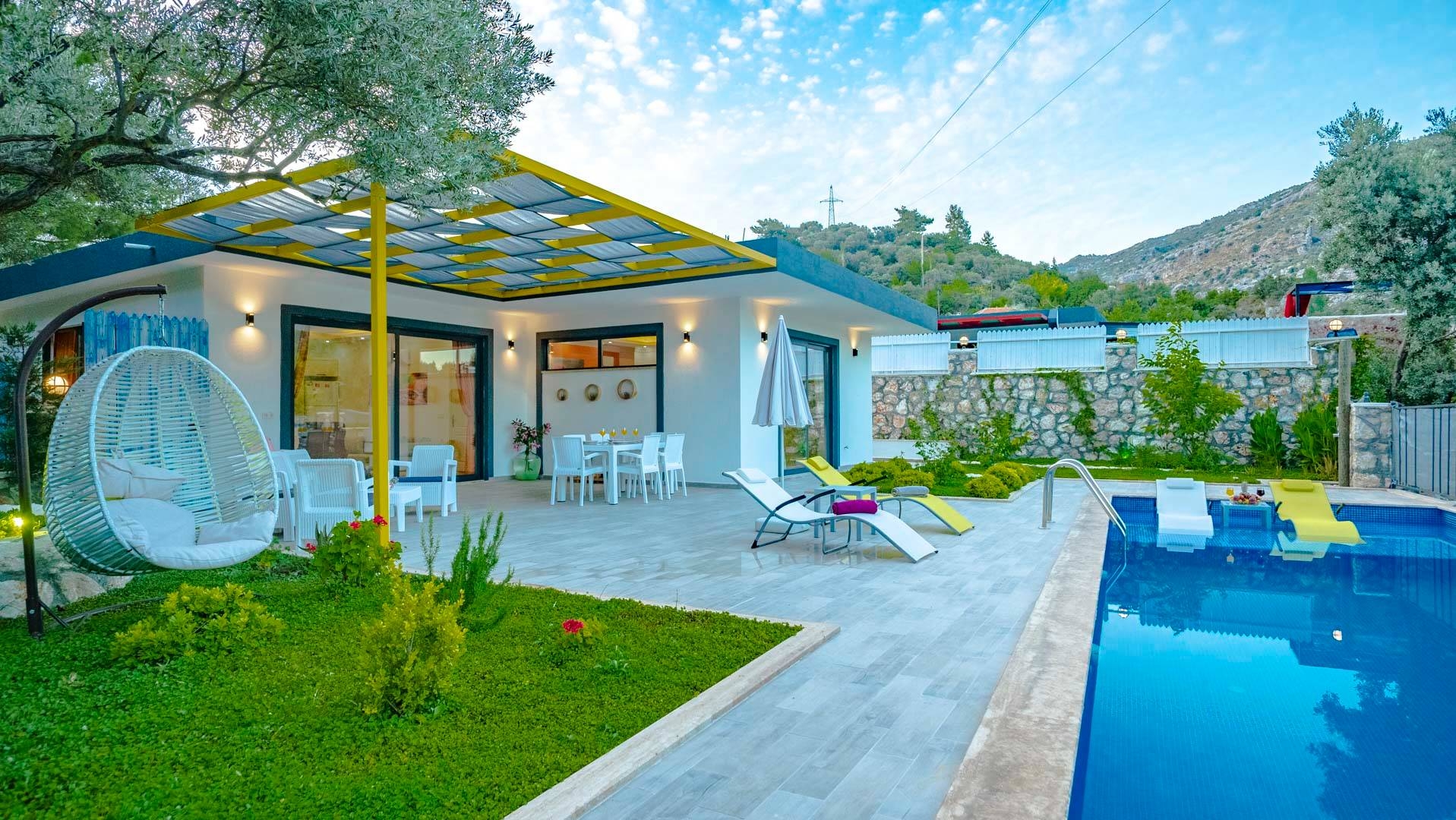 Kaş İslamlar'da Gözden Uzak Konumda, Özel Havuzlu, 5 Kişilik Villa