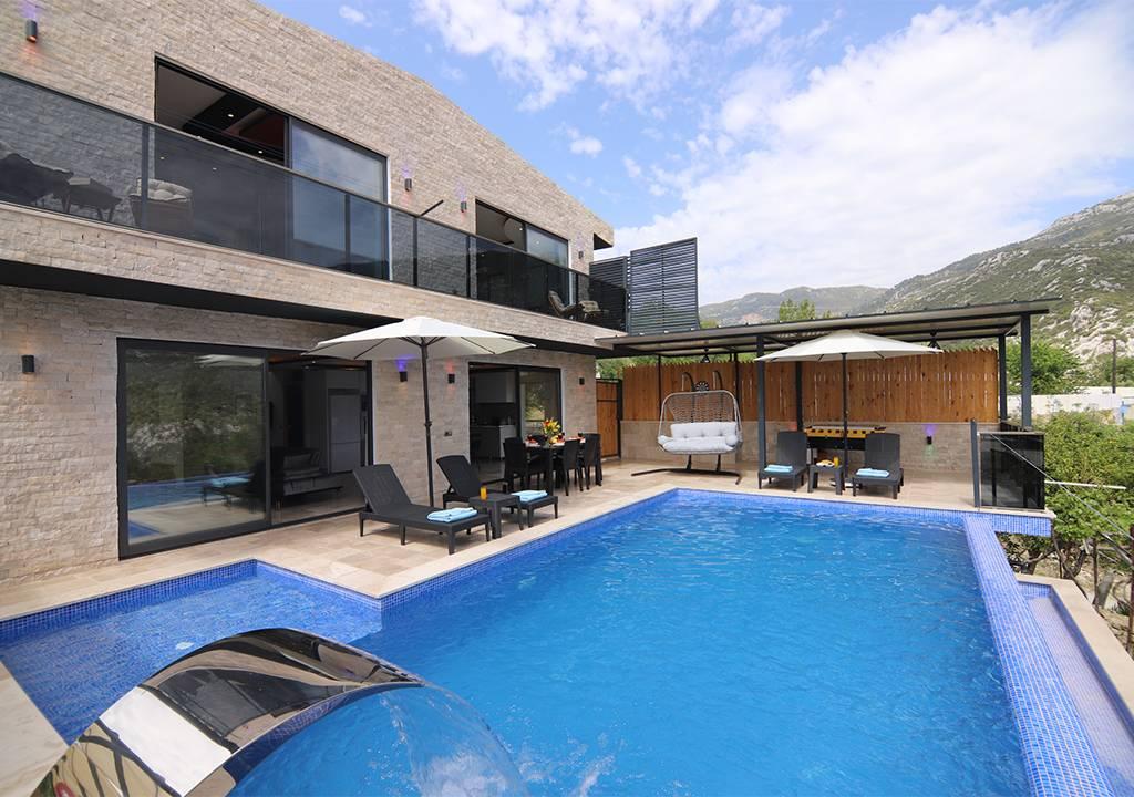 Kaş İslamlar'da Huzurlu Konumda, Özel Havuzlu, Kiralık Villa-42199