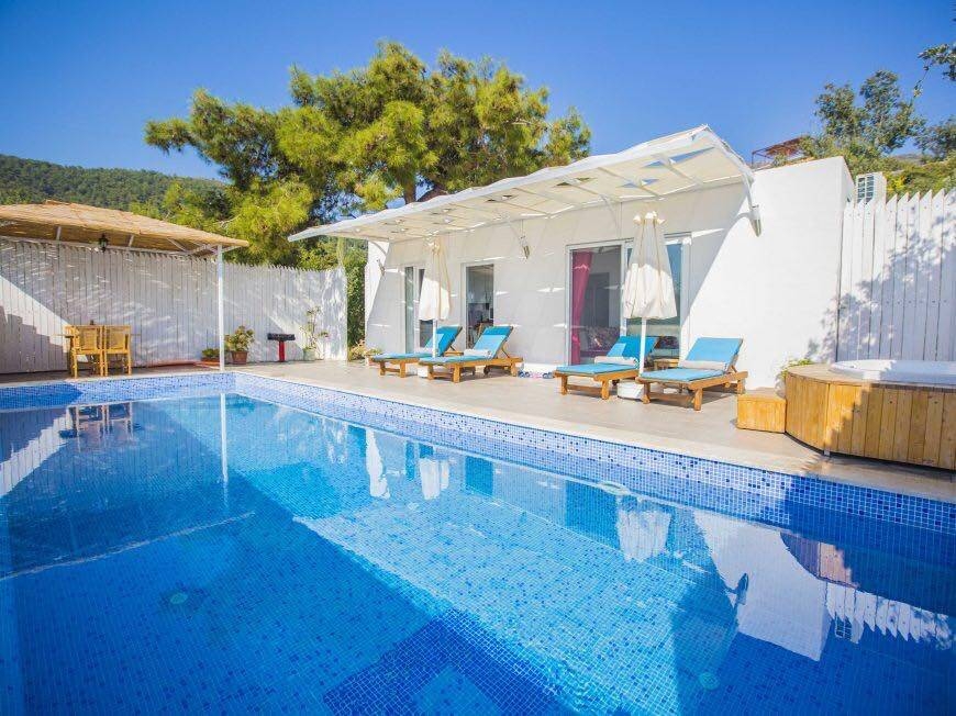 Kaş İslamlar'da Doğa İçerisinde, Özel Havuzlu, Jakuzili, Şık Villa