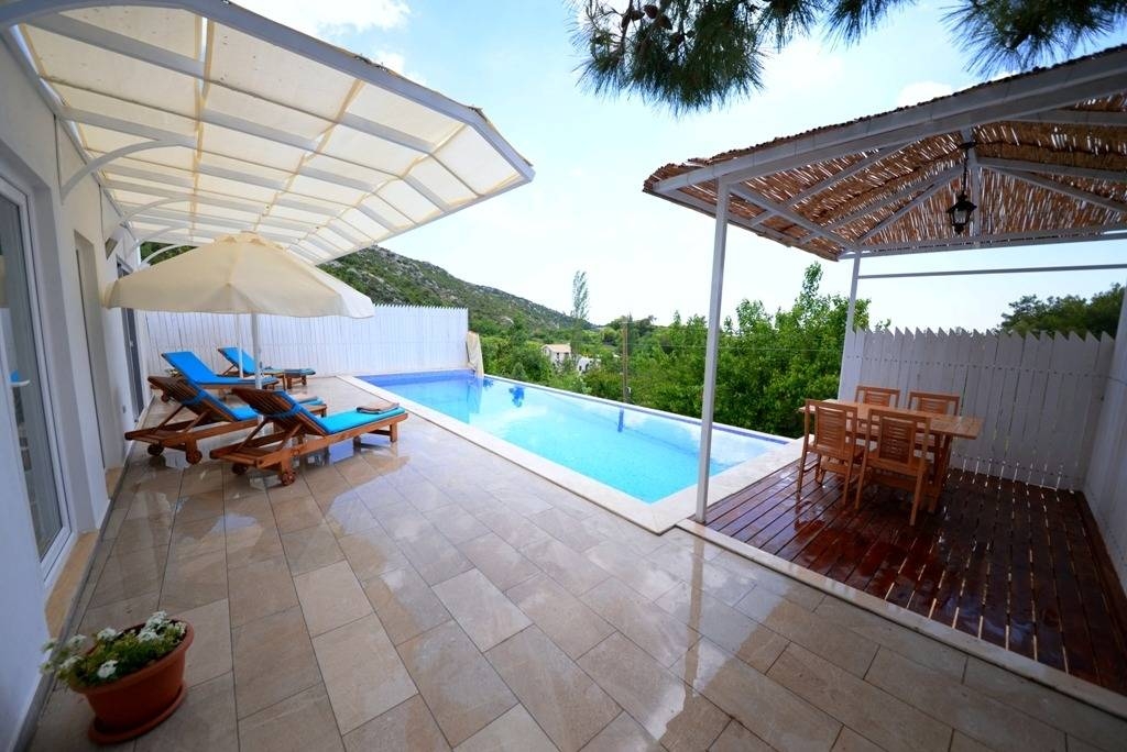 Kaş İslamlar'da Doğa İçerisinde, Özel Havuzlu, Jakuzili, Şık Villa