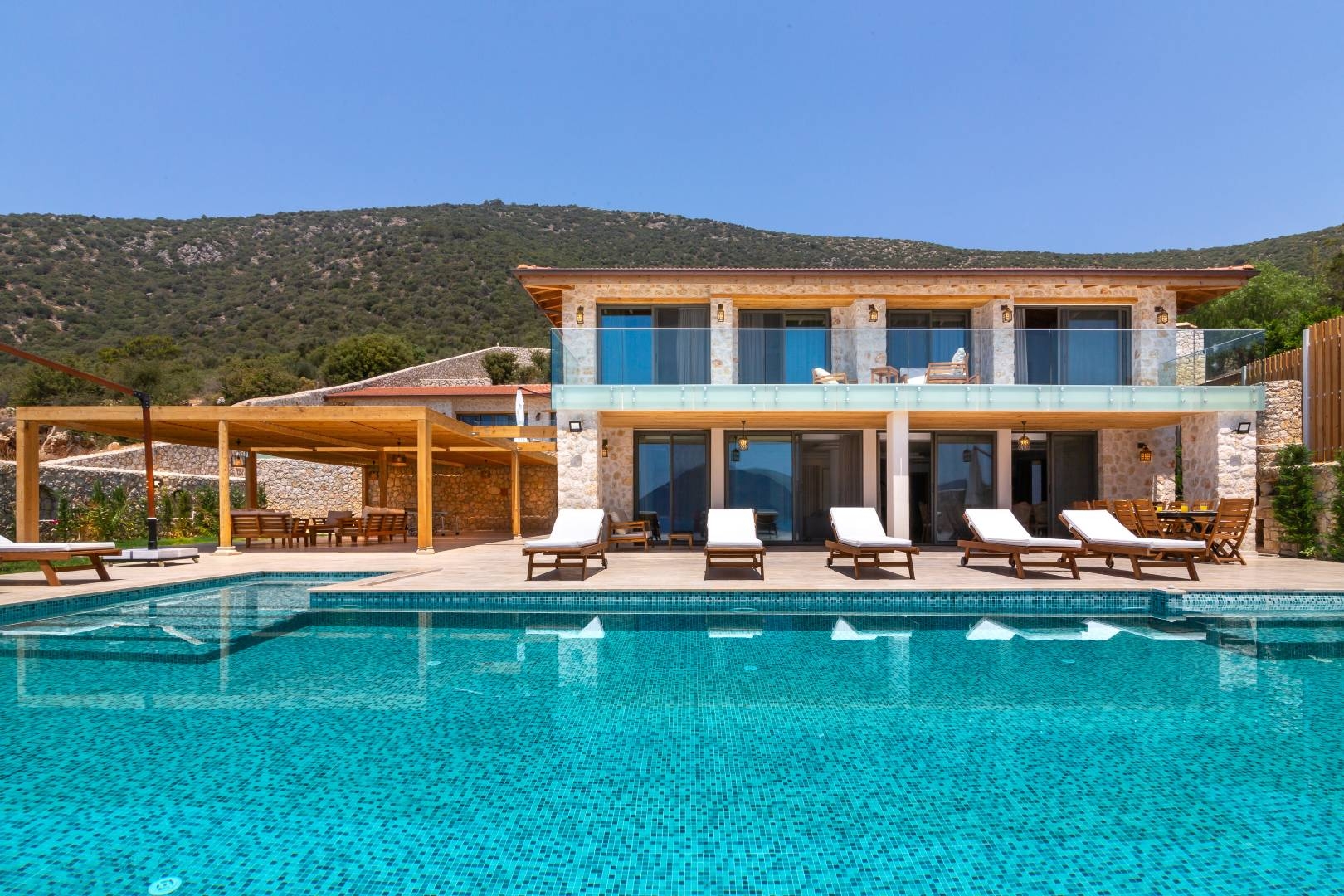 Kaş Kalkan'da Kalabalık Ailelere Uygun, Özel Plajlı, Lüks Villa