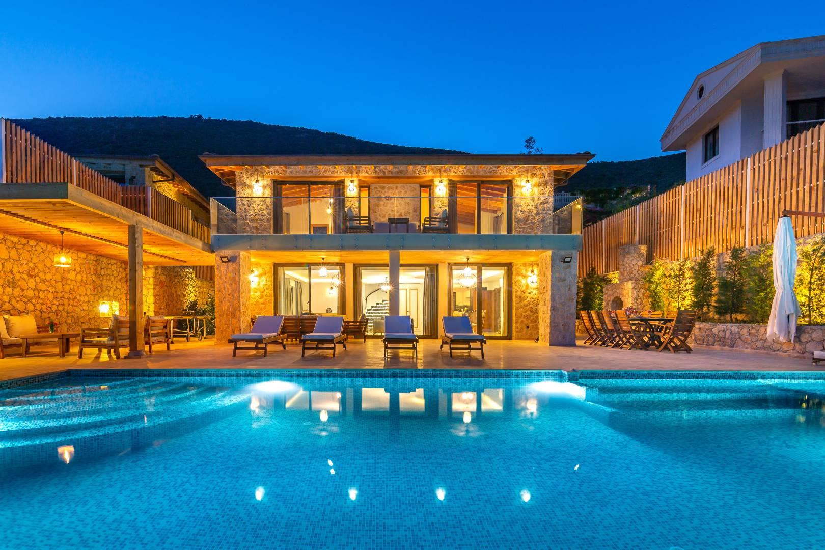 Kalkan Kalamar'da Denize Sıfır, Özel Havuzlu, Lüks Tasarımlı Villa-36244