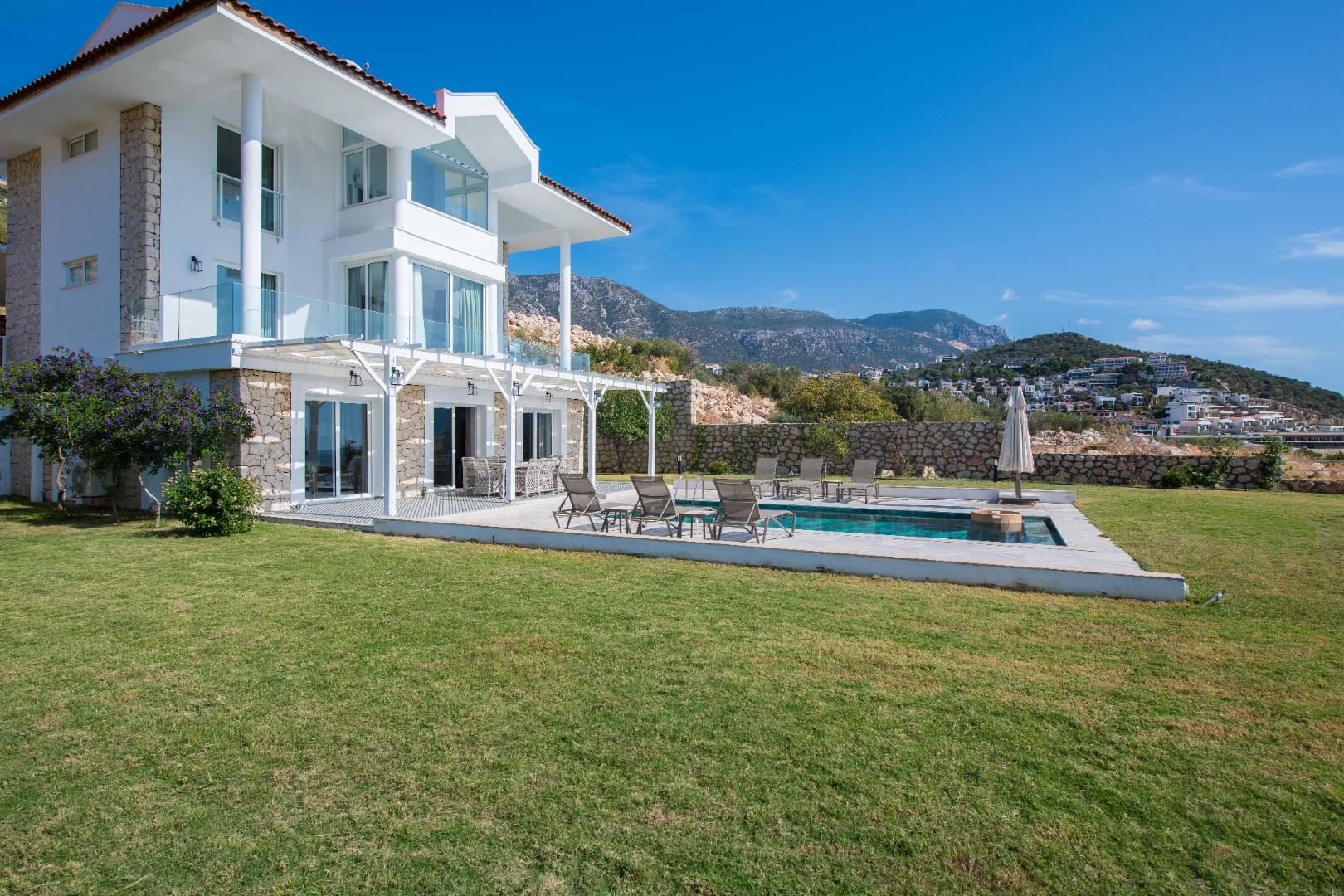 Kaş Kalkan'da Denize Sıfır, Özel Havuzlu, Bahçeli Şık Villa-34919