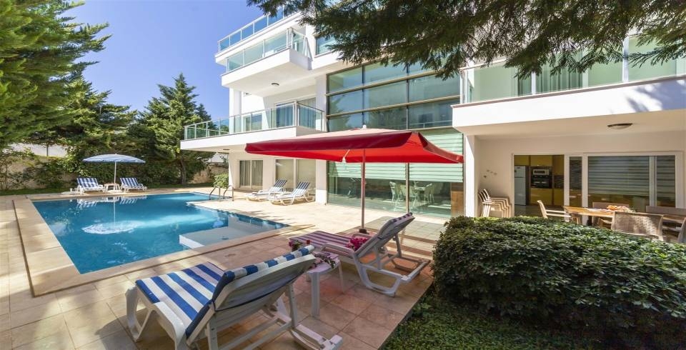 Kaş Kalkan'da Doğa Manzaralı, Özel Havuzlu, Bahçeli Villa