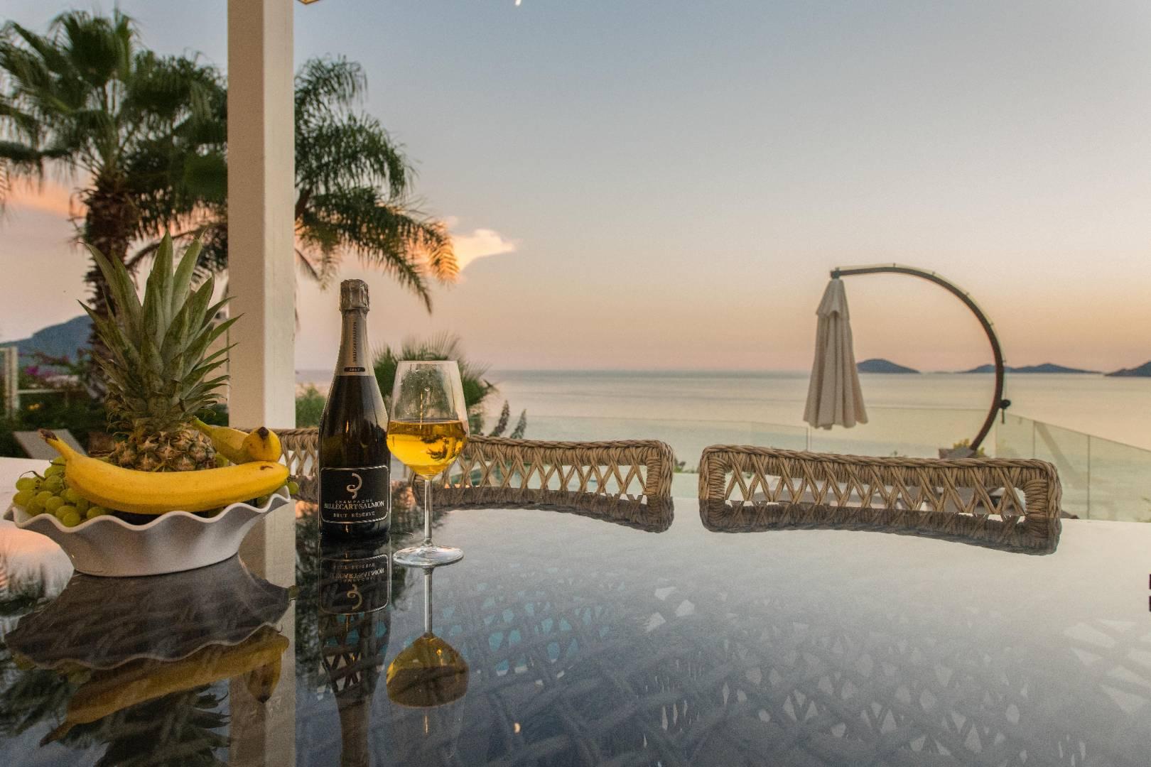 Kaş Kalkan'da Görkemli Deniz Manzaralı, Özel Plajlı, Şık Villa-34916