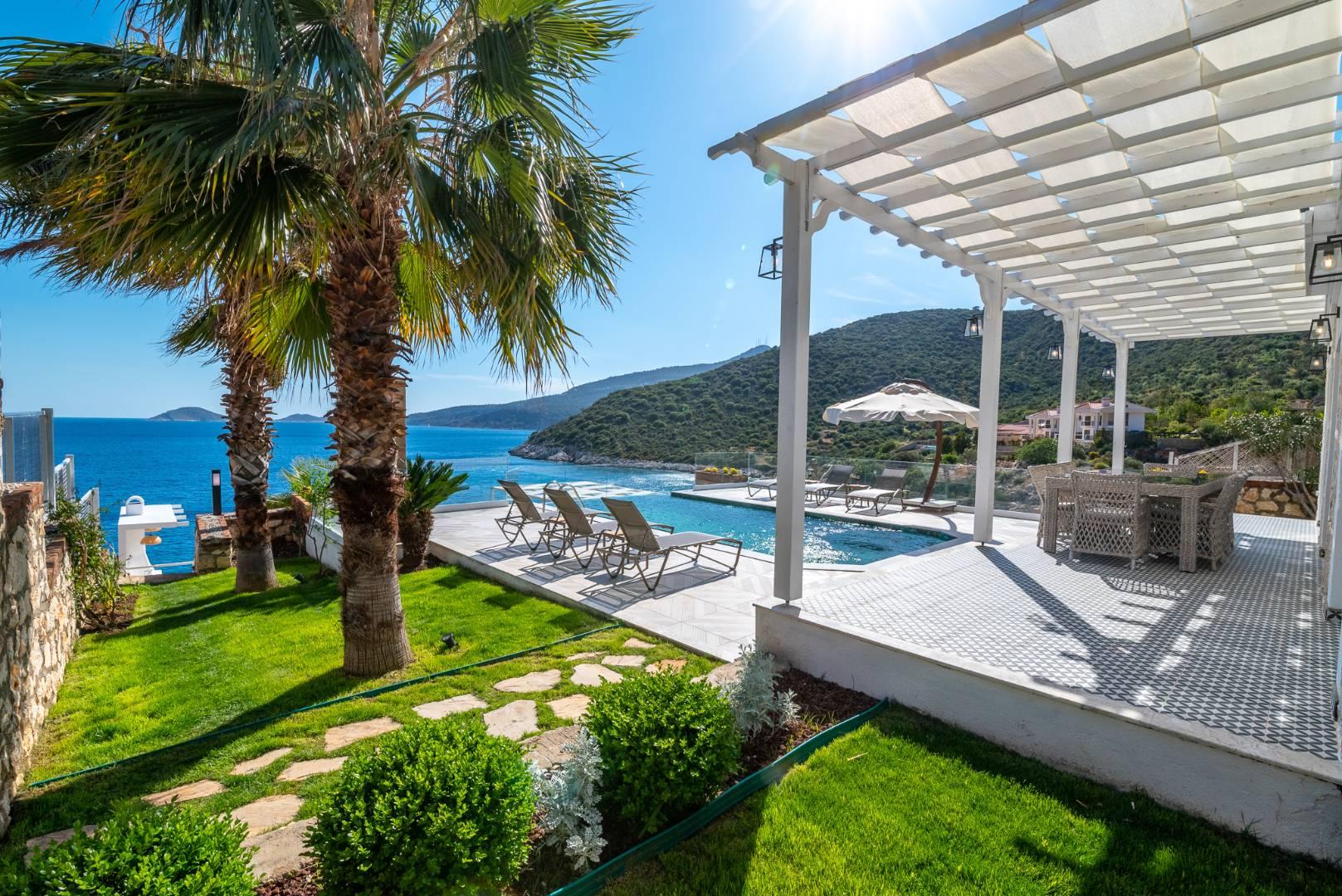 Kaş Kalkan'da Görkemli Deniz Manzaralı, Özel Plajlı, Şık Villa-34916