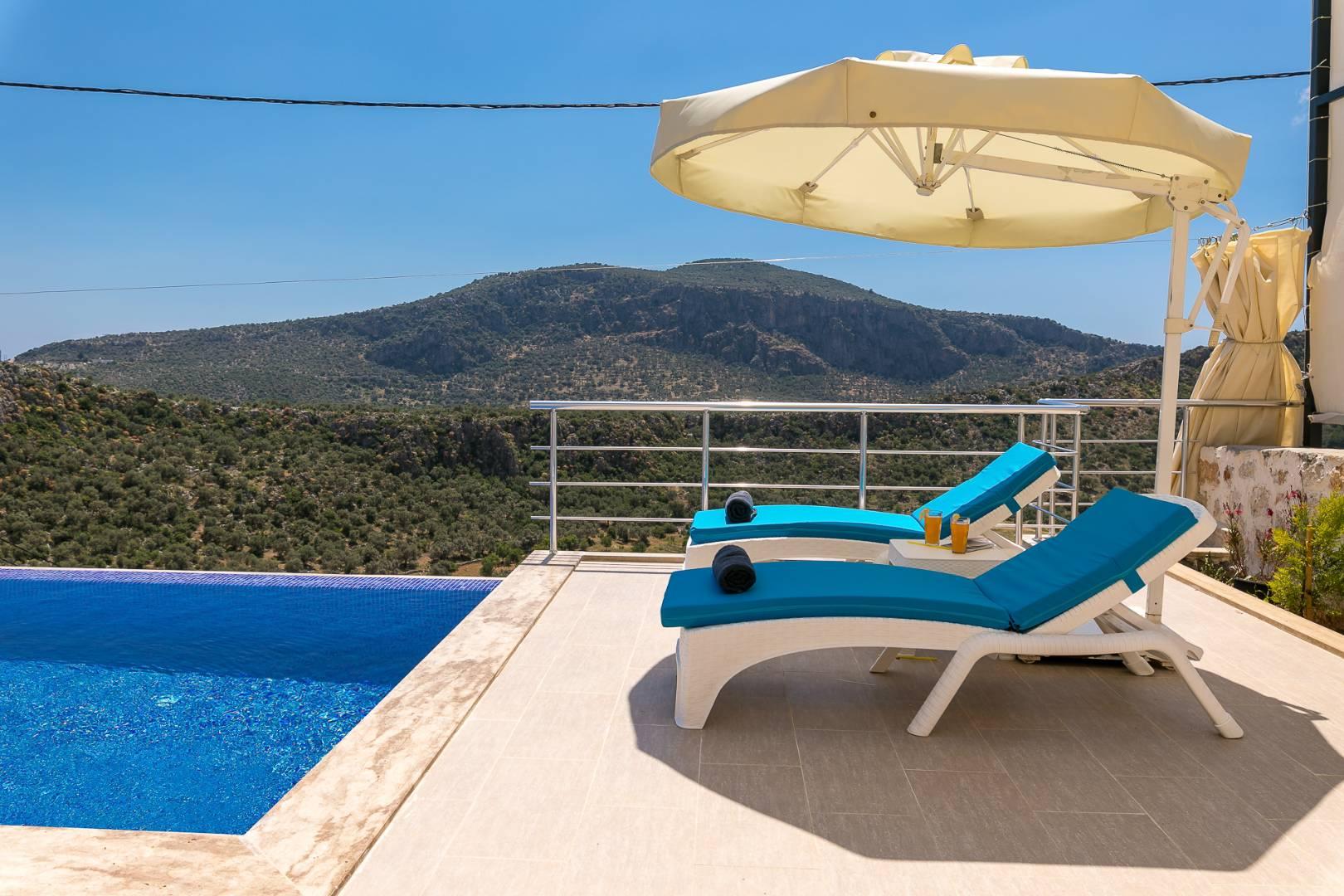 Kaş Bezirgan'da Dağ Manzaralı, Özel Havuzlu, Şık Kiralık Villa -34753