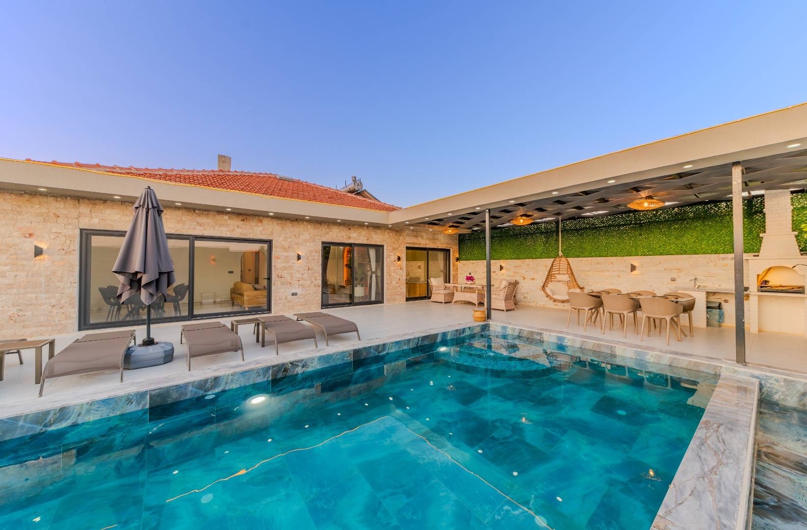 Kalkan Kınık'ta Sakin Konumda, Özel Havuzlu, Kiralık Villa