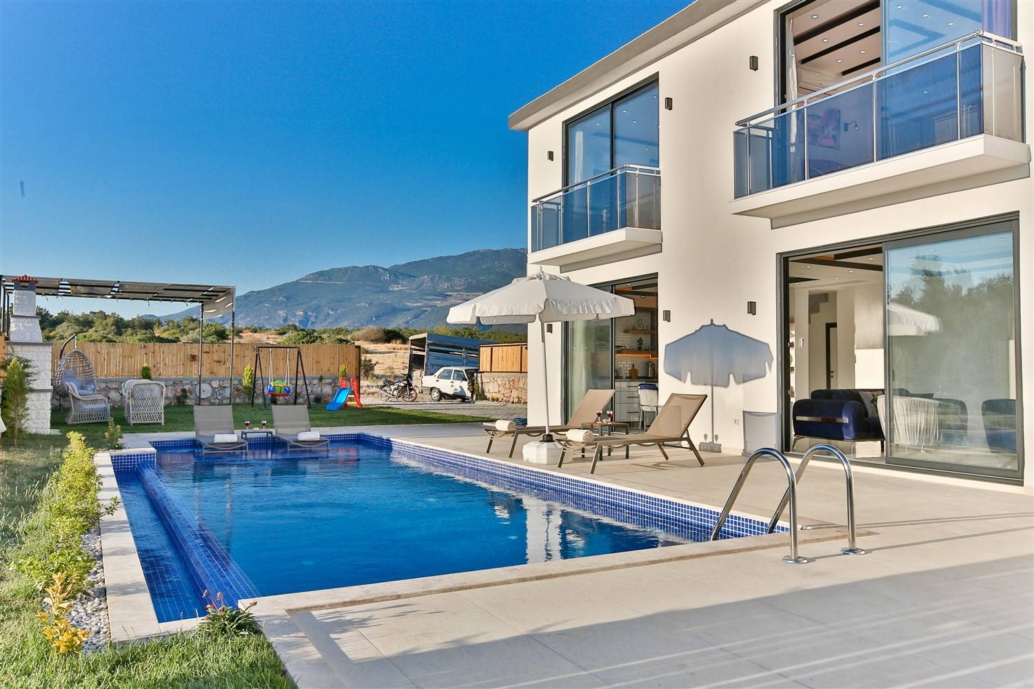 Kalkan Kınık'ta Doğa İçerisinde, Özel Havuzlu, Modern Villa