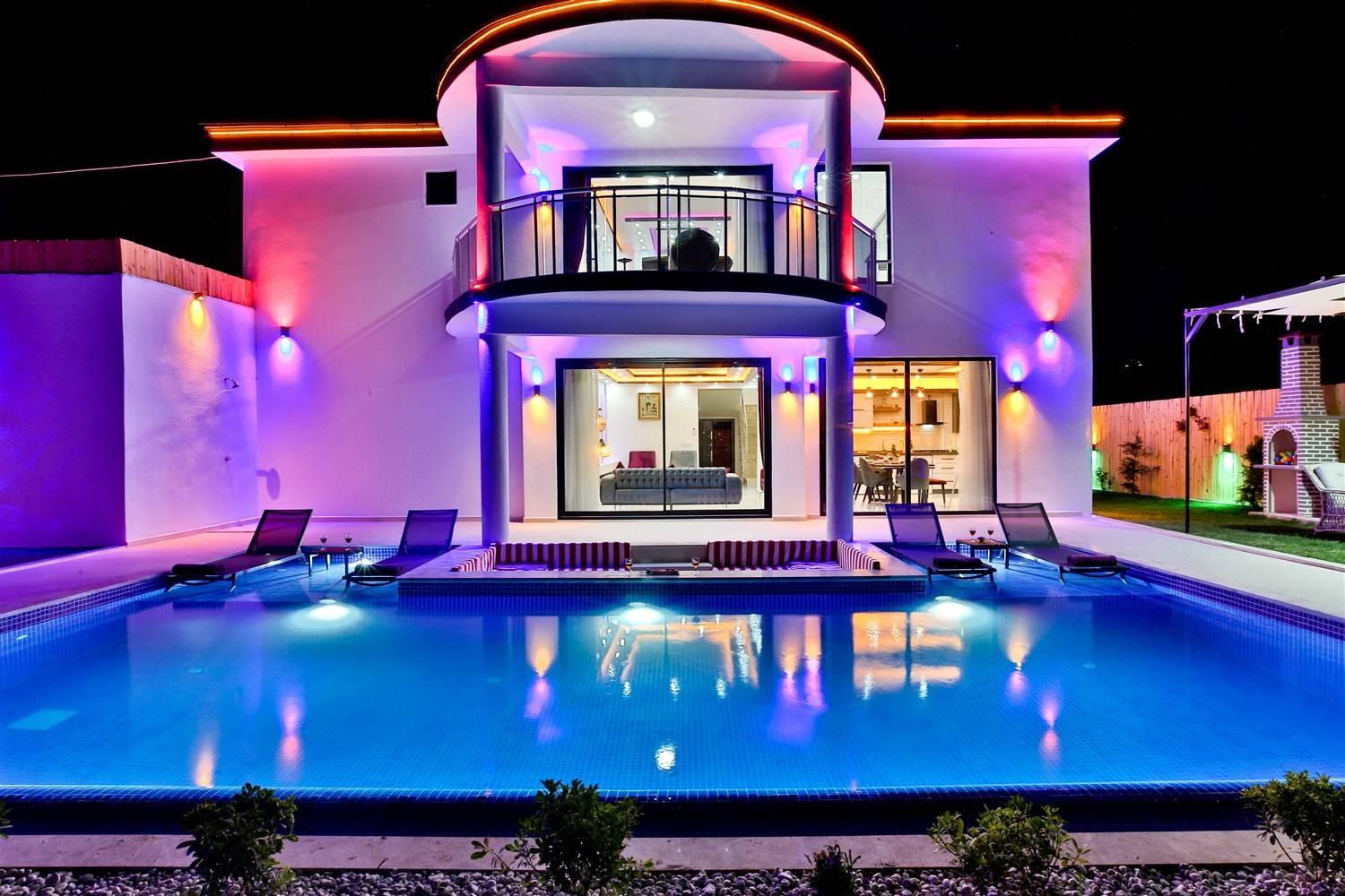 Kalkan Kınık'ta Ferah Bahçeli, Özel Havuzlu, Jakuzili, Şık Villa-35511