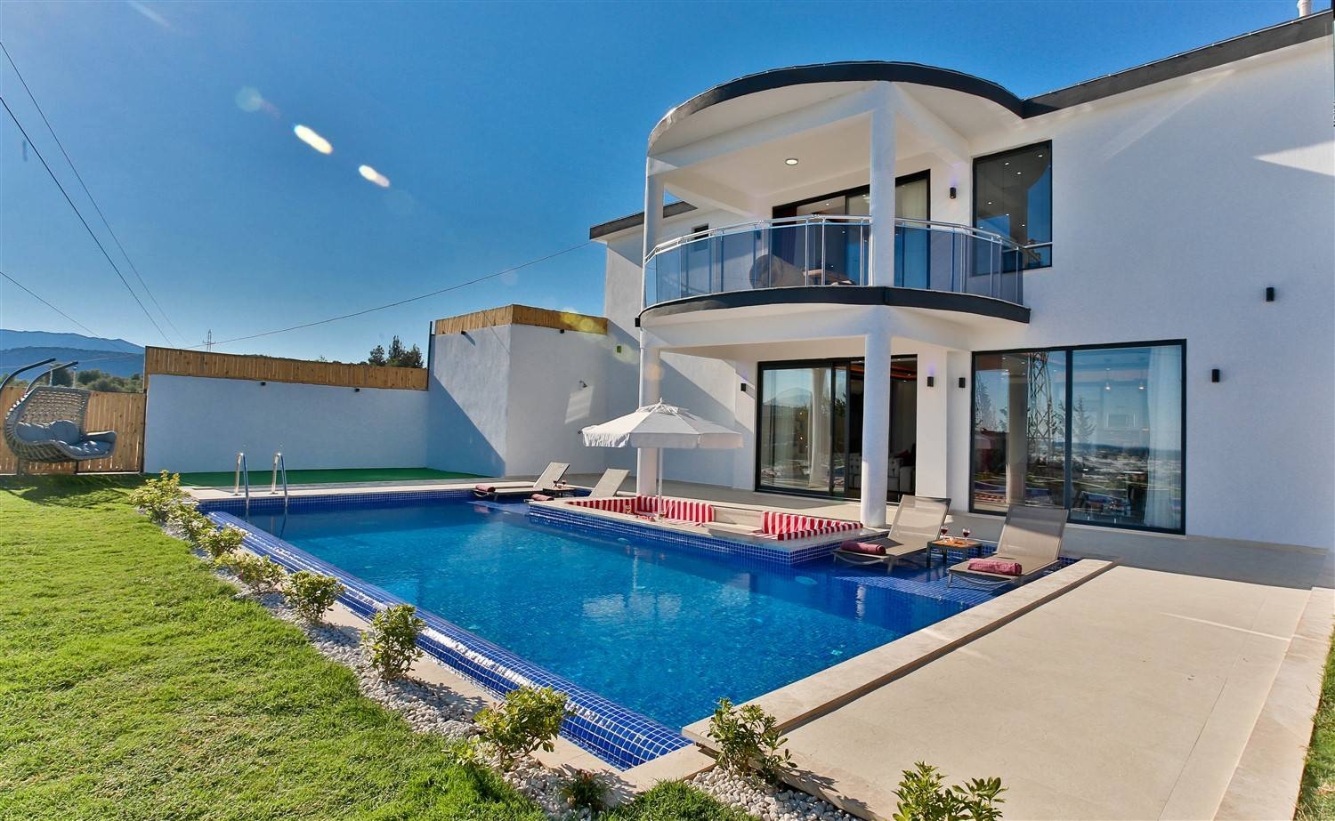 Kalkan Kınık'ta Ferah Bahçeli, Özel Havuzlu, Jakuzili, Şık Villa