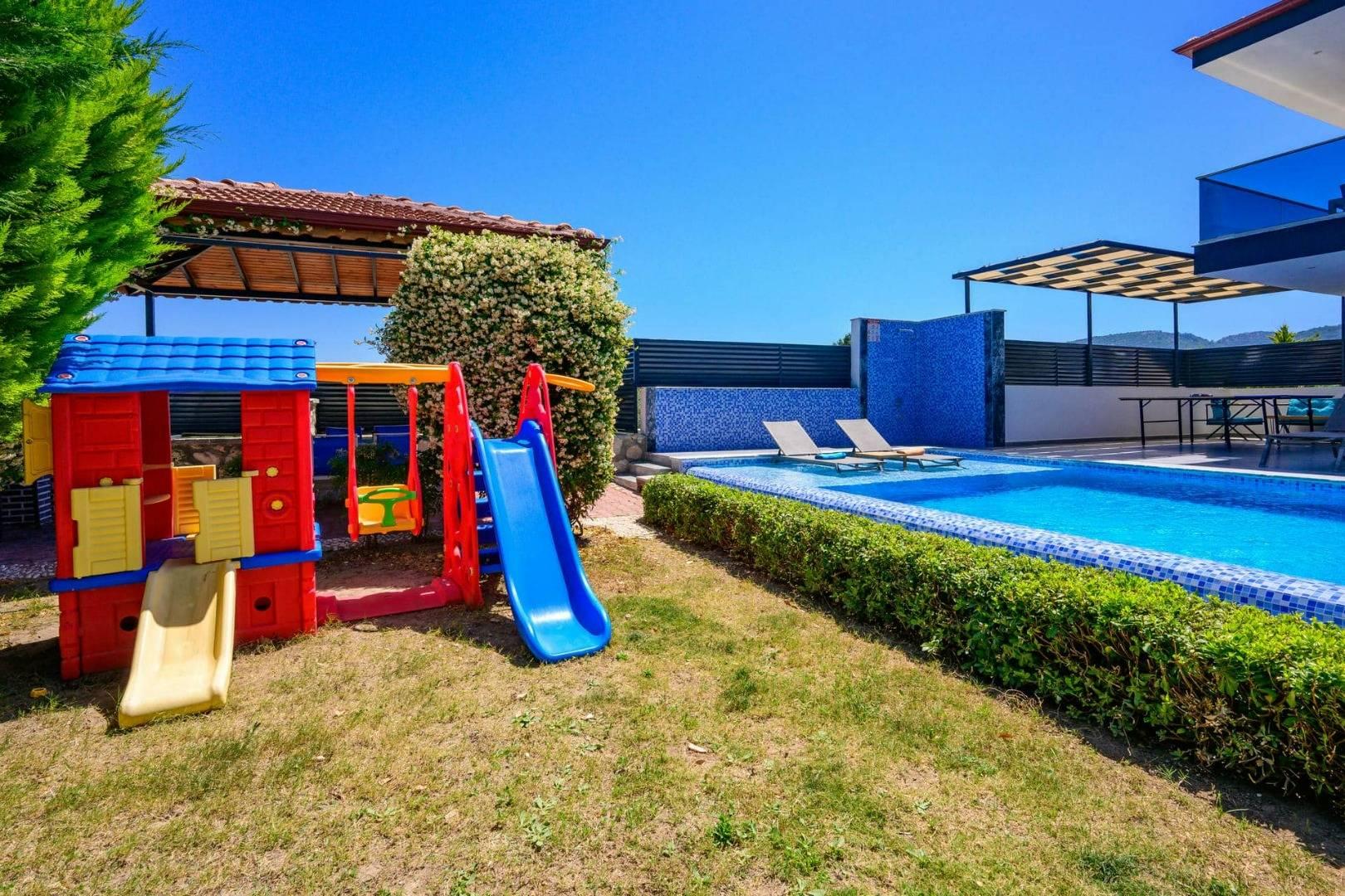 Kalkan Kınık'ta Yemyeşil Doğa İçerisinde, Özel Havuzlu, Şık Villa-42111