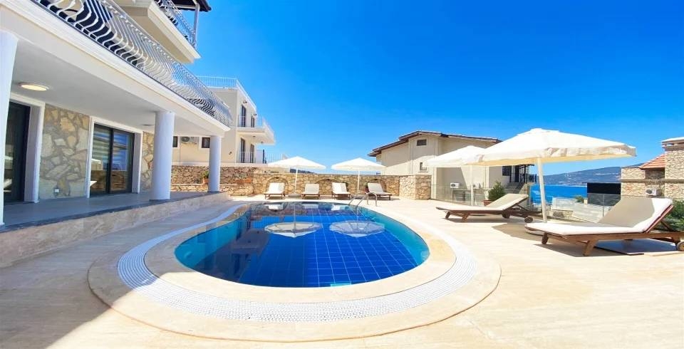 Kalkan Kışla'da Deniz Manzaralı, Özel Havuzlu, Konforlu Villa