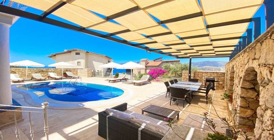 Kalkan Kışla'da Deniz Manzaralı, Özel Havuzlu, Konforlu Villa