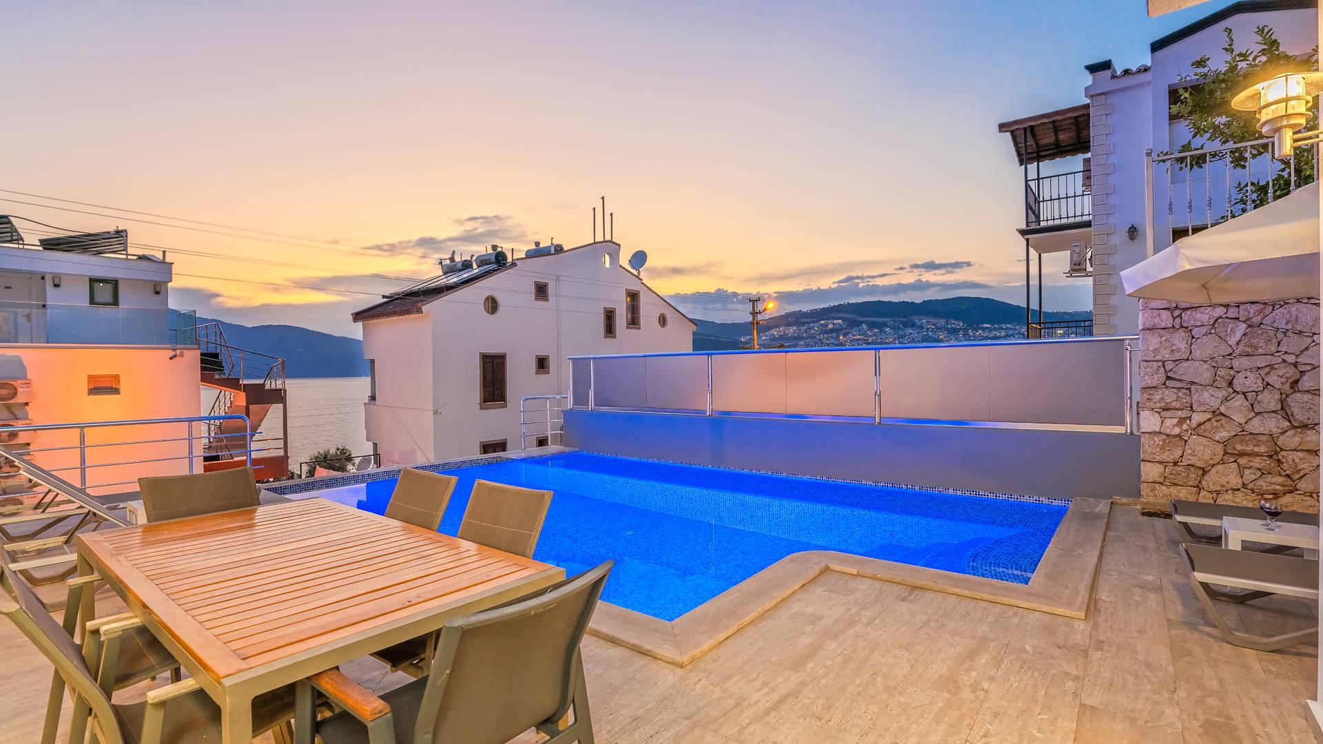 Kaş Kalkan'da Enfes Deniz Manzaralı, Özel Havuzlu, Kiralık Lüks Villa-31184