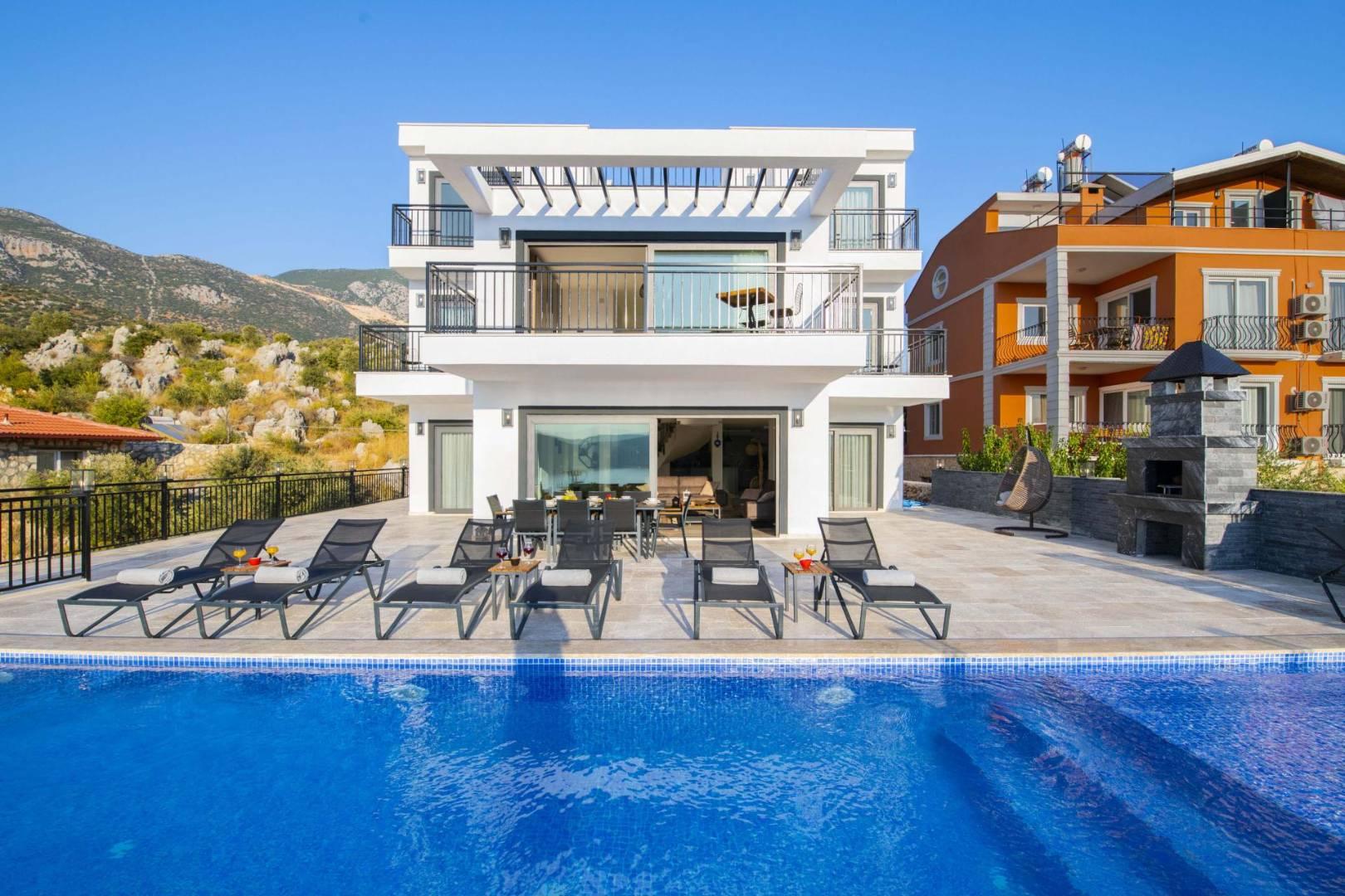 Kalkan Kışla'da Muhteşem Deniz Manzaralı, Sonsuzluk Havuzlu, Şık Villa-43479