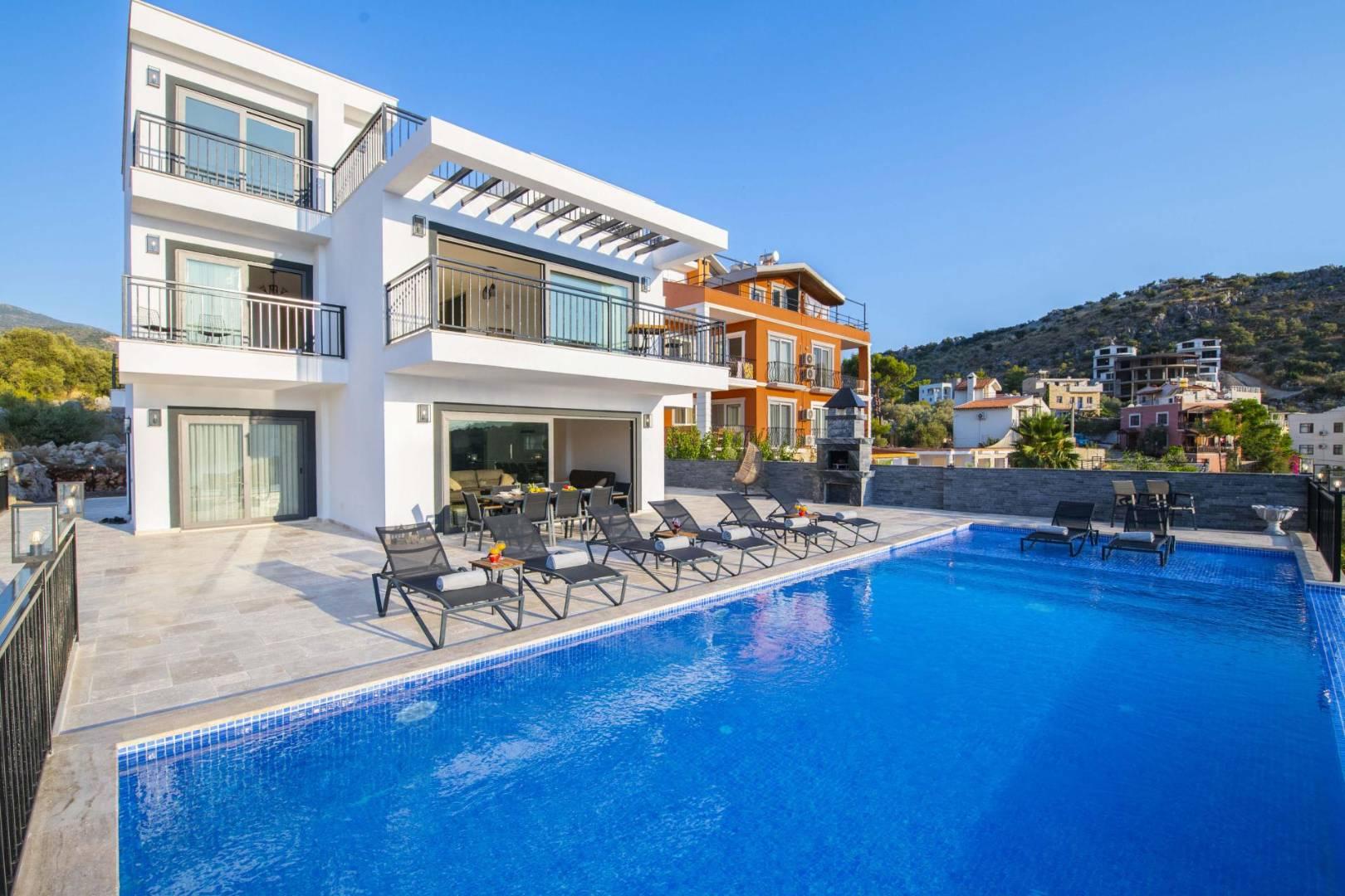 Kalkan Kışla'da Muhteşem Deniz Manzaralı, Sonsuzluk Havuzlu, Şık Villa-43479