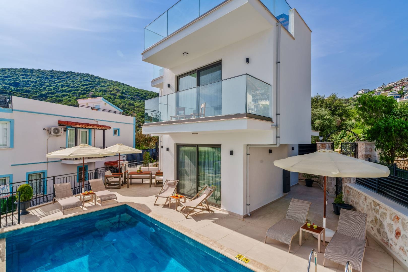 Kalkan Kızıltaş'ta Doğa Manzaralı, Özel Havuzlu, Lüks Villa