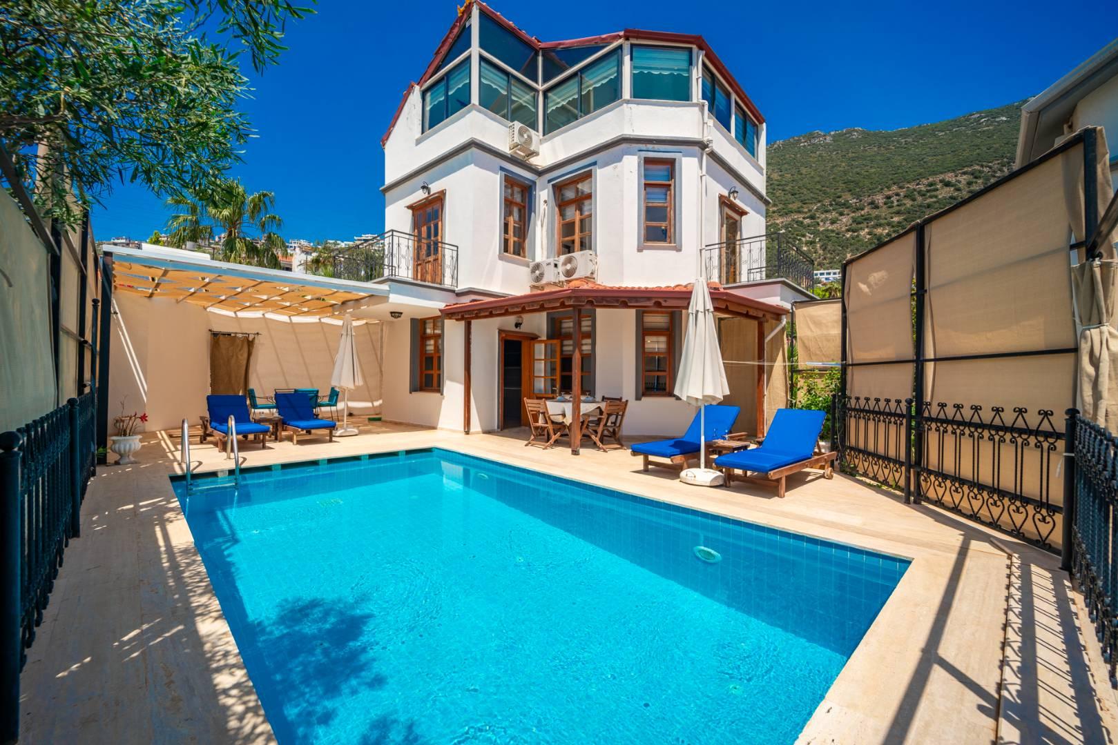 Kaş Kalkan'da Deniz ve Doğa Manzaralı, Özel Havuzlu, Modern Villa-37334