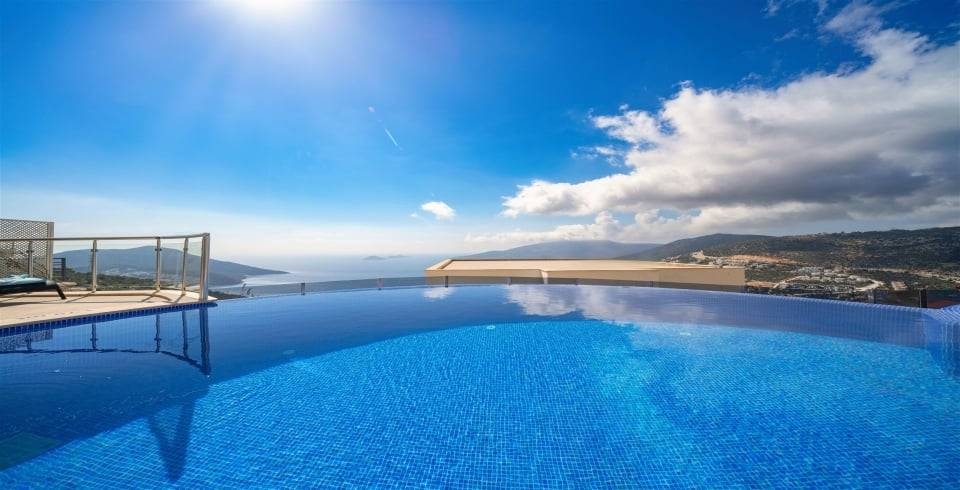 Kaş Kalkan'da Eşsiz Deniz Manzaralı, Özel Havuzlu, Merkezi Villa