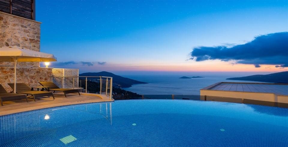 Kaş Kalkan'da Eşsiz Deniz Manzaralı, Özel Havuzlu, Merkezi Villa