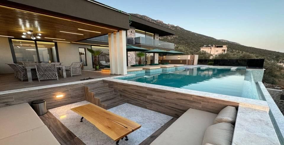 Kaş Bezirgan'da Deniz Manzaralı, Jakuzili, Saunalı, 9 Kişilik Villa-40484