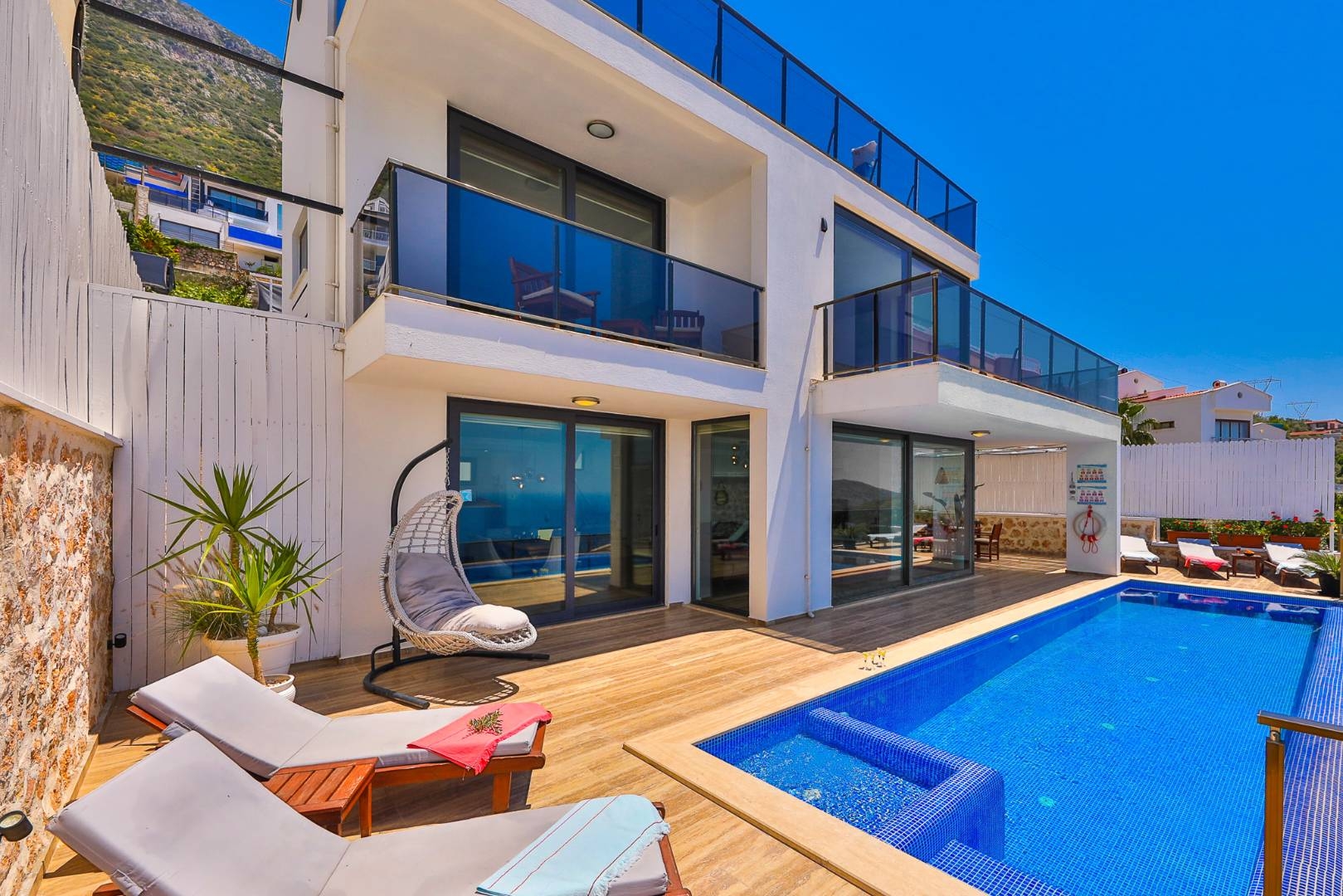 Kaş Kalkan'da Muhteşem Deniz Manzaralı, Özel Havuzlu, Lüks Villa