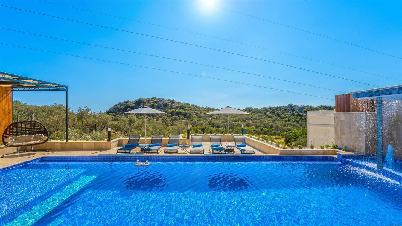 Kaş Bezirgan'da Huzurlu Doğada, Özel Havuzlu, Lüks Villa-32606