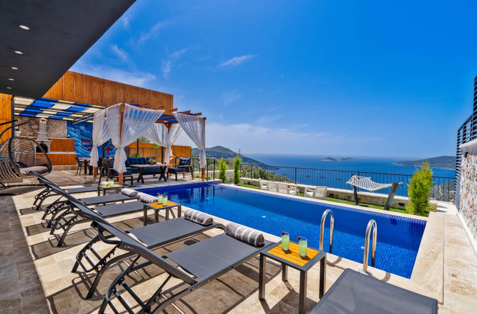 Kalkan Kördere'de Deniz Manzaralı, Özel Havuzlu, 5 Kişilik Villa