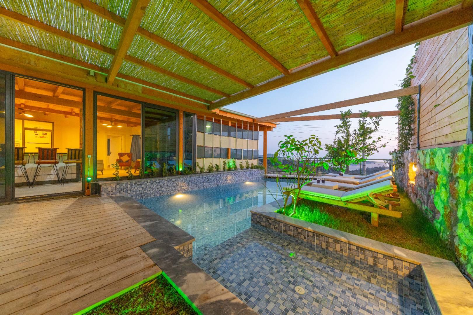 Kaş Bezirgan'da Deniz Manzaralı, Özel Havuzlu, Ahşap Villa-41030