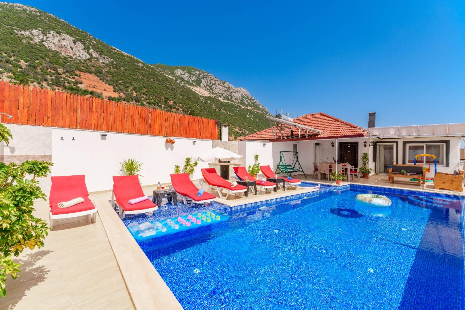 Kaş Bezirgan'da Deniz Manzaralı, Özel Havuzlu, Konforlu Villa -38874