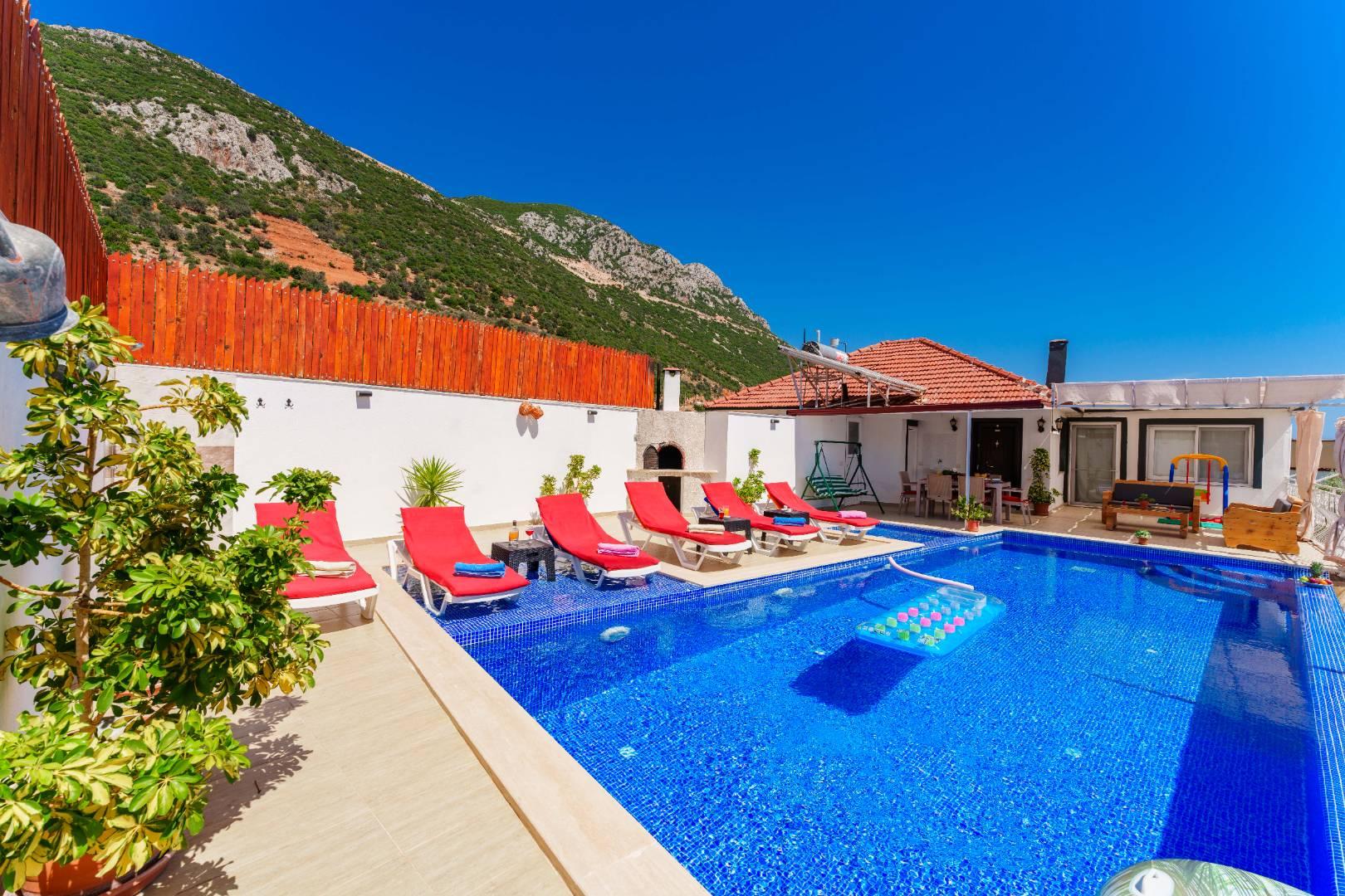 Kaş Bezirgan'da Deniz Manzaralı, Özel Havuzlu, Konforlu Villa -38874