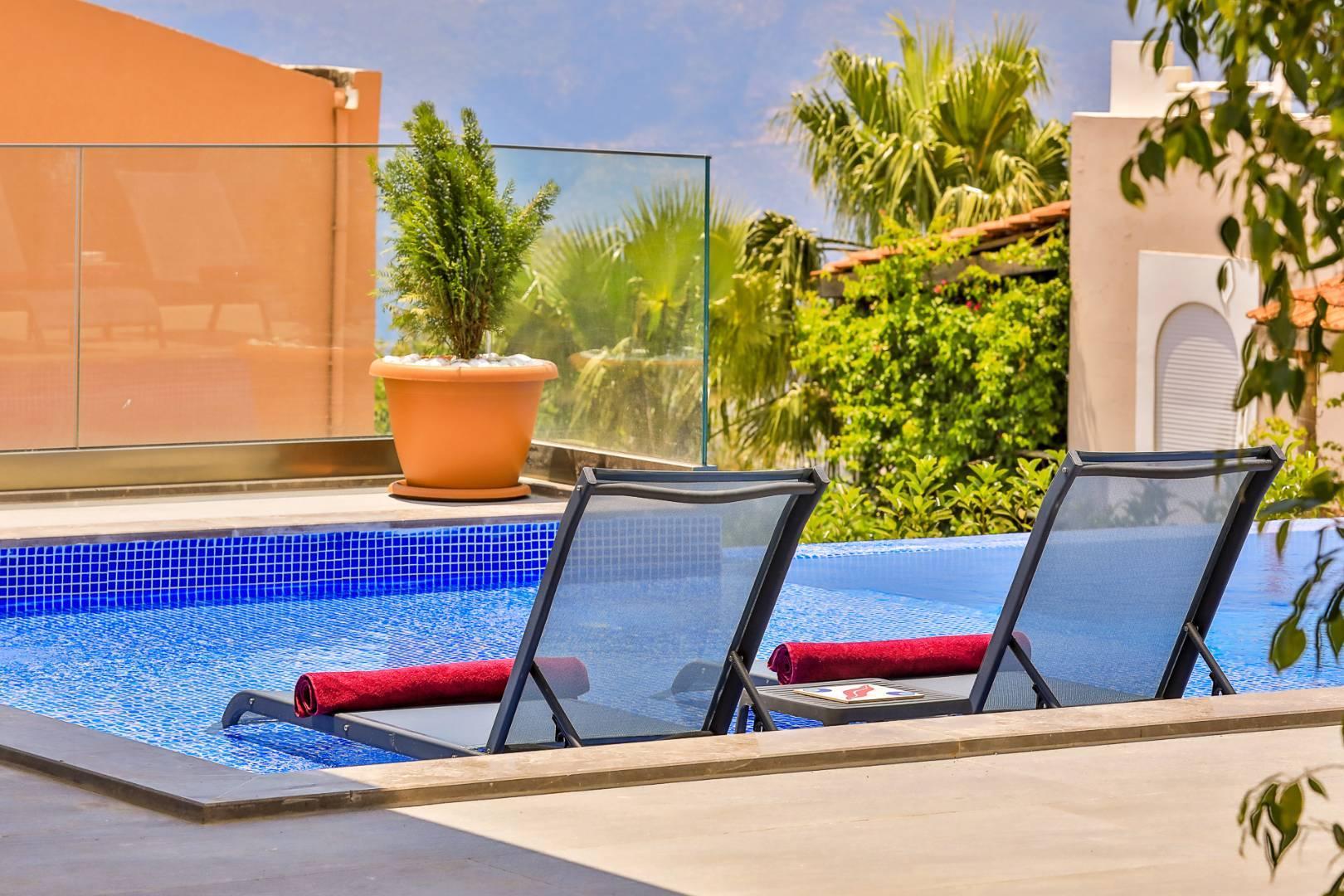 Kaş Bezirgan'da Deniz Manzaralı, Özel Havuzlu, Lüks Villa-36885