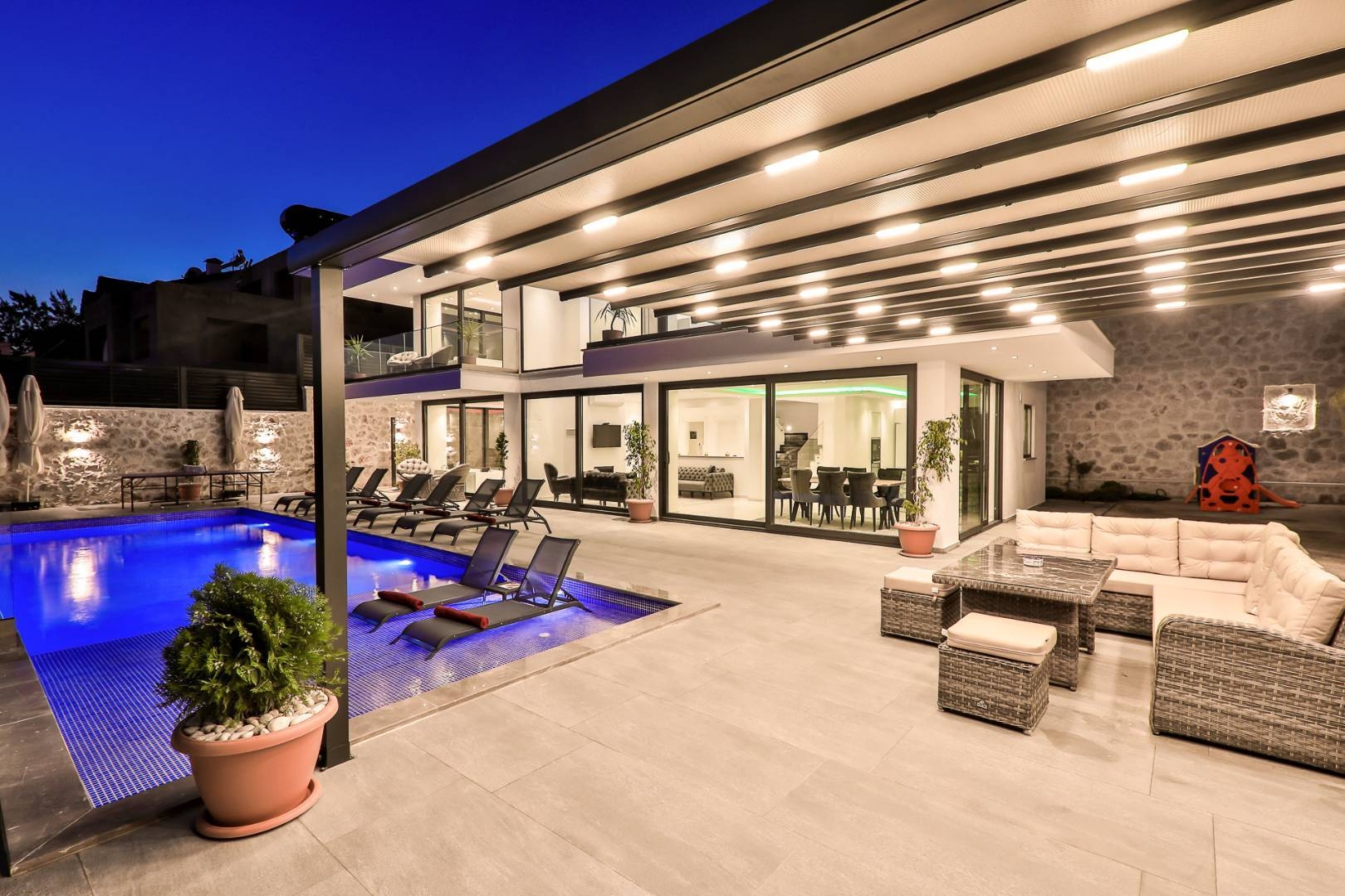 Kaş Bezirgan'da Deniz Manzaralı, Özel Havuzlu, Lüks Villa