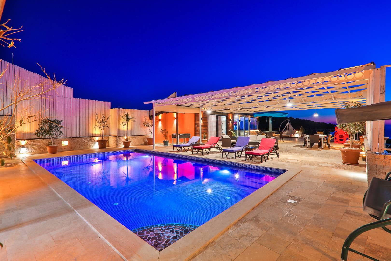 Kalkan Kördere'de Deniz Manzaralı, Özel Havuzlu, Saunalı Villa-43305