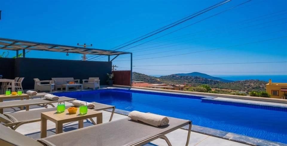 Kalkan Kördere'de Geniş Bahçeli, Açık ve Kapalı Havuzlu, Şık Villa-39752
