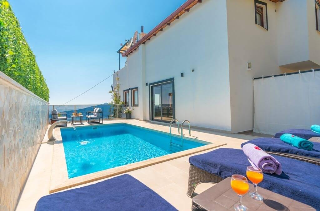 Kaş Bezirgan'da Merkeze Yakın Konumda, Özel Havuzlu, Şık Villa -35172