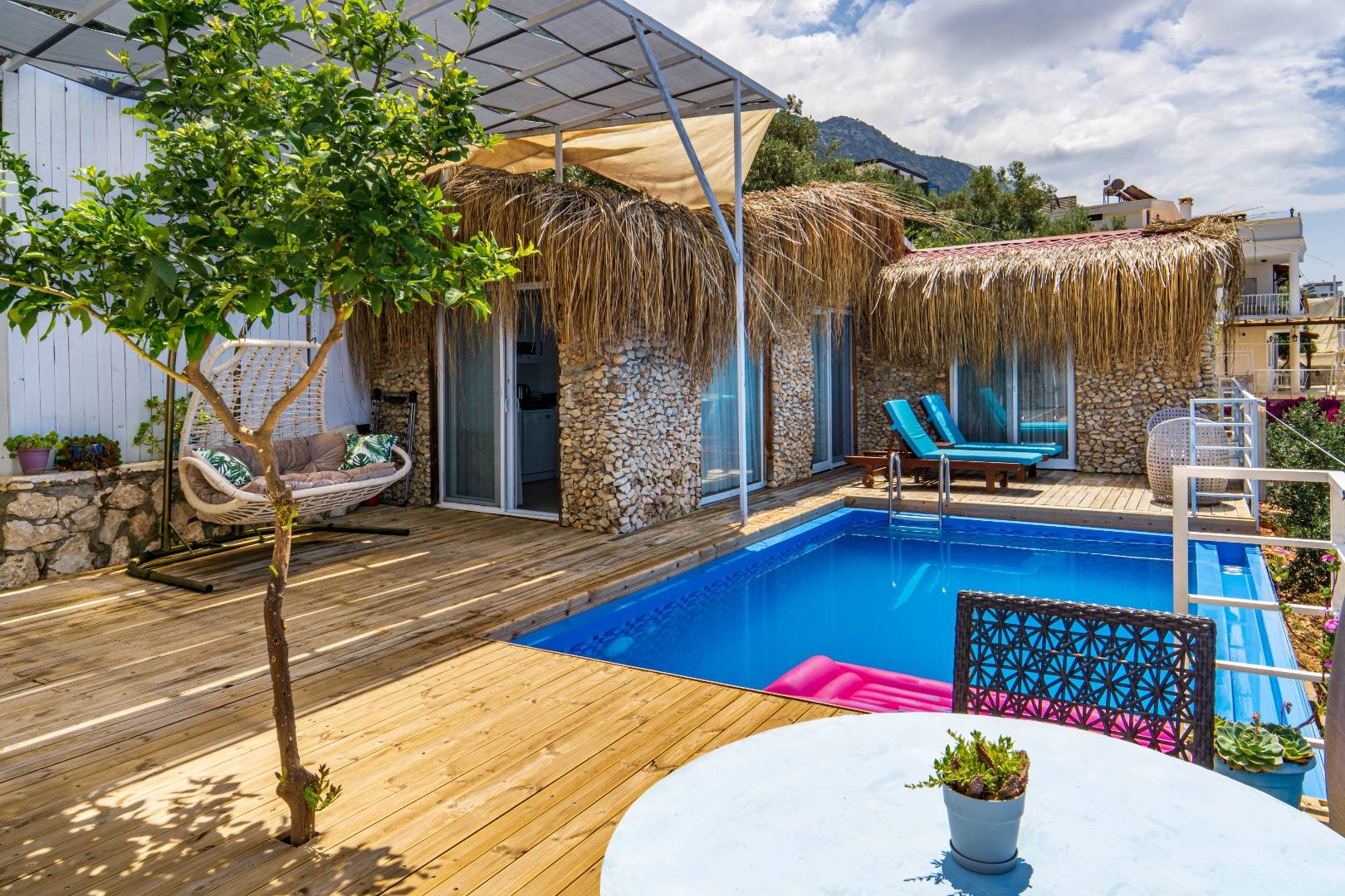 Kalkan Kördere'de Deniz Manzaralı, Özel Havuzlu, Balayı Villası